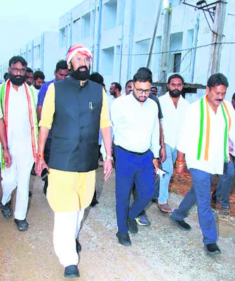 3.20 లక్షల ఇళ్లు నిర్మాణంలో ఉన్నాయి 