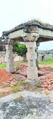 వలేటివారిపాలెంలో  గుప్త నిధుల తవ్వకాలు