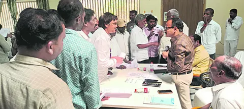మార్కెట్‌ ధరకు మూడింతలు