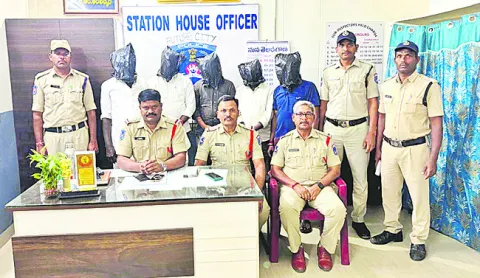 తప్పుడు పత్రాలు సృష్టించి ప్లాటు విక్రయం 