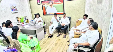 పార్టీ సంస్థాగత కమిటీల నియామకం పూర్తి చేయండి 