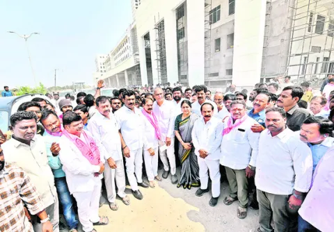 పదిశాతం పనులు కూడా చేయలె