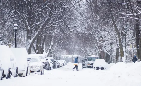 Major winter storm hits northeastern USA