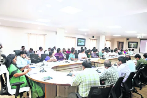 రెవెన్యూ క్లినిక్‌ అర్జీలపై క్షేత్ర స్థాయిలో విచారణ