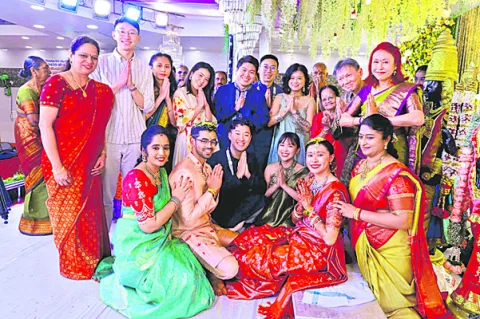 ఆంధ్రా అబ్బాయి.. సింగపూర్‌ అమ్మాయి..! 