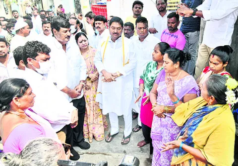 ప్రభుత్వానికి మానవత్వం ఉందా..? 