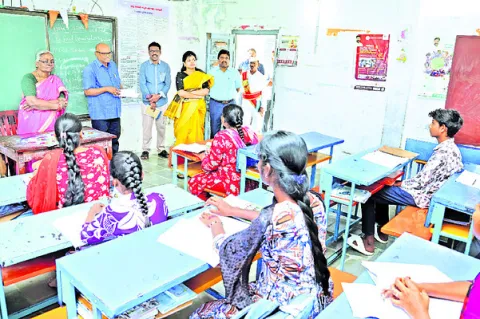 టెన్త్‌ పరీక్షలు పకడ్బందీగా నిర్వహించాలి