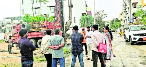 పార్కు స్థలం  కబ్జాకు యత్నం!