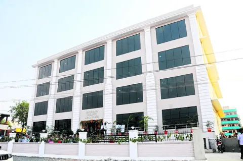 40 ఏళ్ల భూ పరిహారం కేసు పరిష్కారం