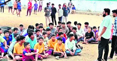 విద్యార్థుల ఆందోళన