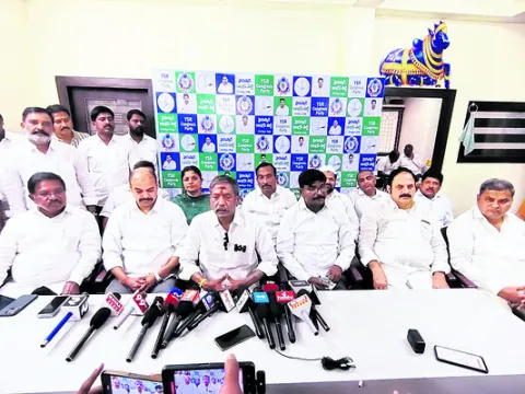 స్వలాభం కోసమే ‘సీమ’ తాకట్టు