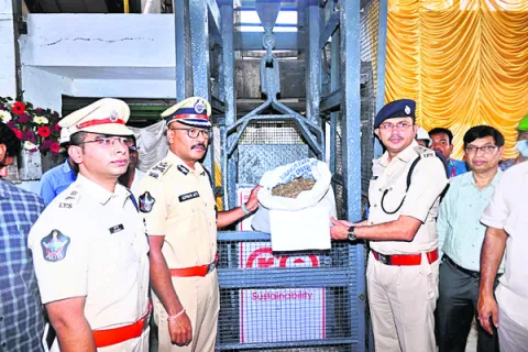 గంజాయిపై విశాఖ రేంజ్‌ పోలీసుల ఉక్కుపాదం 