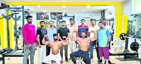 శరీర సౌష్టవ పోటీల్లో అనకాపల్లి క్రీడాకారుల ఘనత 
