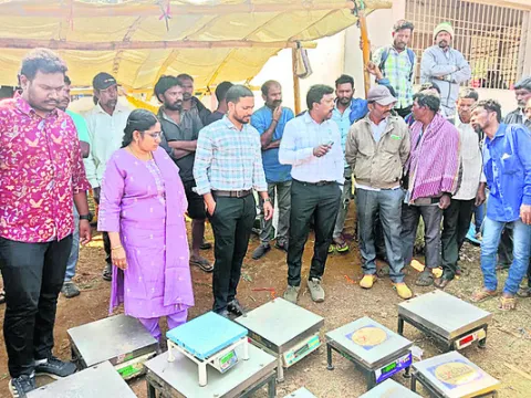 తప్పుడు తూకాలతోమోసం చేస్తే కఠిన చర్యలు
