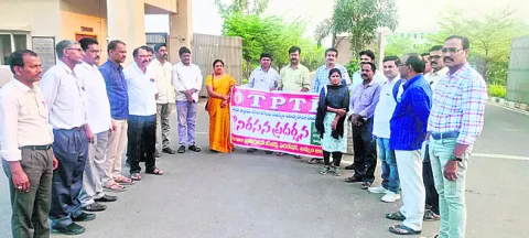 అపరిష్కృత సమస్యలు పరిష్కరించాలి