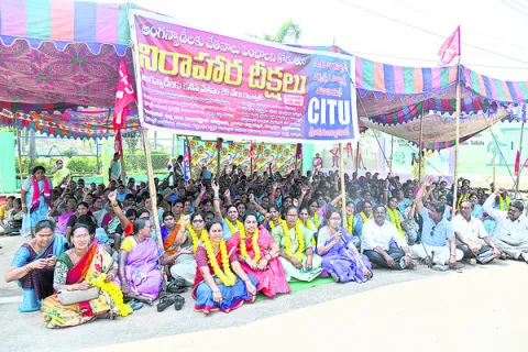 కూటమి ప్రభుత్వం హామీలు నెరవేర్చాలి 