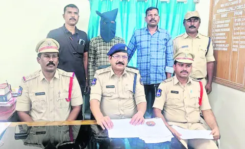 చోరీకి పాల్పడిన దొంగ అరెస్టు