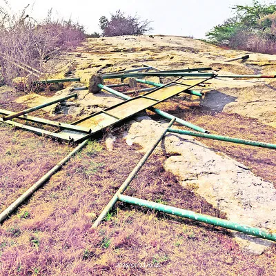 ప్రాంగణాలపై పట్టింపేది?
