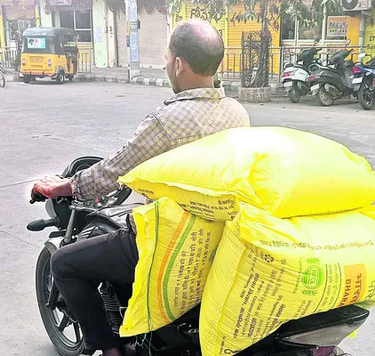 యూరియా బ్లాక్‌ దందా