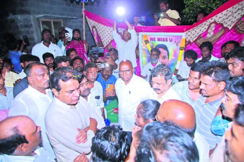 బాల ఆకాష్‌ కుటుంబానికి అండగా ఉంటాం