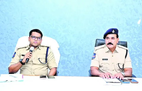 క్రమశిక్షణ, నిబద్ధతతో విధులు నిర్వర్తించాలి 