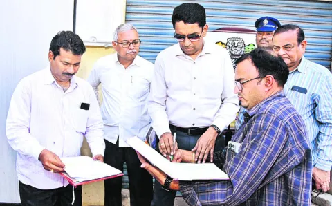 పటిష్ట భద్రతలో   ఈవీఎం గోడౌన్‌ 