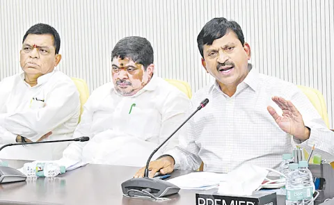 Minister Ponguleti Srinivas Reddy Fires On KCR Allegations Over Govt