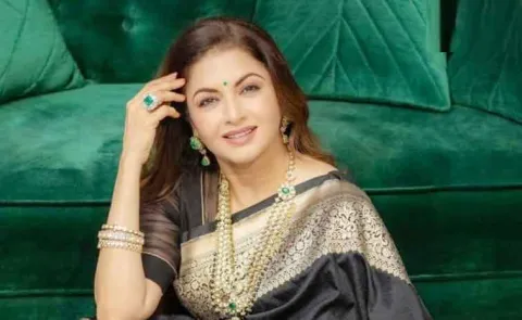 Bhagyashree Says Intimacy Makes you Squirm in Modern films, calls it Unnecessary5