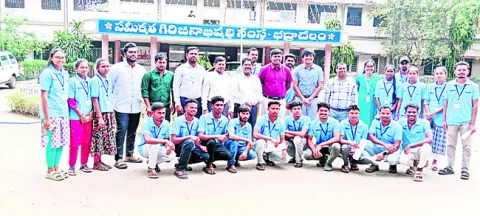 గిరిజన యువతకు శిక్షణతో ఉపాధి