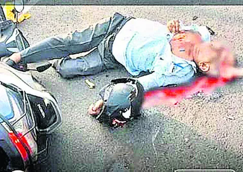 రోడ్డు ప్రమాదంలో ఆర్మీ మాజీ హవల్దార్‌ మృతి