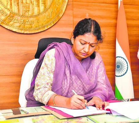 చిత్రా మిశ్రా బాధ్యతల స్వీకరణ