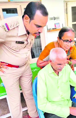 వృద్ధ దంపతులపై సైబర్‌ వల 