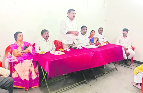 ఉద్యోగుల సమస్యలు పరిష్కరిస్తాం: టీఎన్జీఓ
