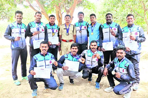 పోలీస్‌ క్రీడా పోటీల్లో ‘బెటాలియన్‌’కు పతకాలు