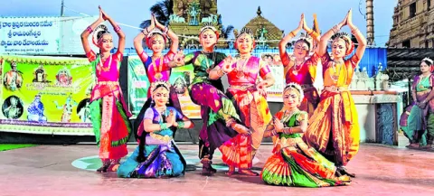 అందెల రవళులతో పులకించిన ‘సిద్ధేంద్రయోగి’ 