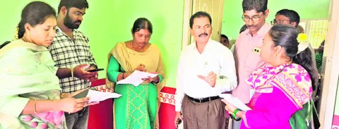 రైతు రిజిస్ట్రేషన్‌కు దూరంగా 51,072 మంది గుర్తింపు  