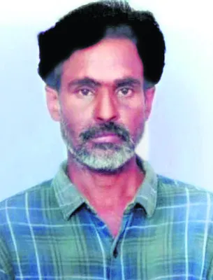 డ్రెయినేజీలో వ్యక్తి మృతదేహం లభ్యం 