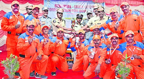 సీఎస్‌ఎస్‌ఆర్‌ పోటీలో ఏపీ ఎస్‌డీఆర్‌ఎఫ్‌ బృంద ప్రతిభ 