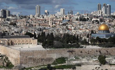 Iran launches missiles at Israel begins counter attack reports