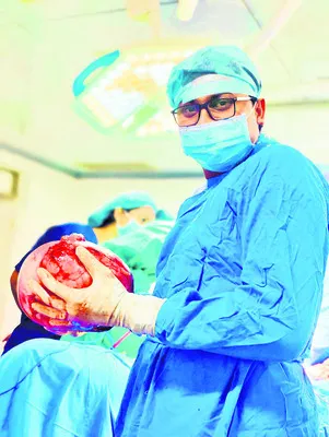 భారీ ట్యూమర్‌ తొలగింపు 