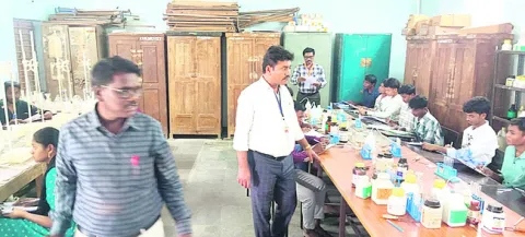 ఇంటర్‌ ప్రయోగ పరీక్షలు షురూ