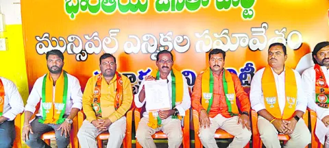 దుబ్బాకలో బీజేపీ అభ్యర్థులు వీరే..