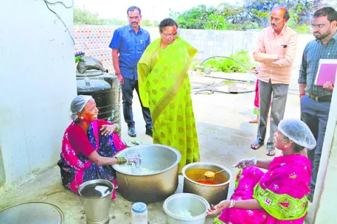 విద్యార్థుల జీవితాలతో చెలగాటమా?