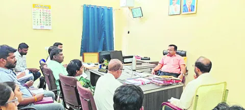 బాలలతో పని చేయిస్తే కఠిన చర్యలు