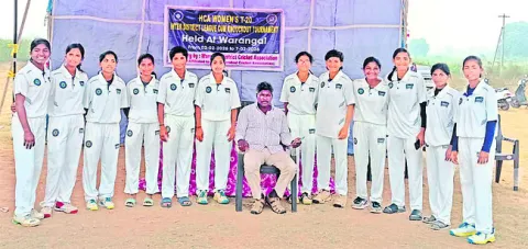 అట్టహాసంగా టీ–20 మహిళా క్రికెట్‌ పోటీలు 