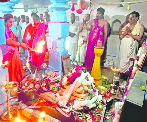 జీవన్మూక్త సంస్థానంలో ఆరాధన