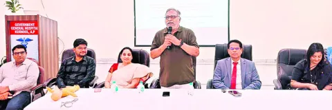 సాధారణ ప్రసవాలను ప్రోత్సహించాలి 