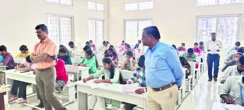 దరఖాస్తుల ఆహ్వానం 
