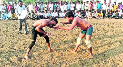 మల్లయోధుల కుస్తీ
