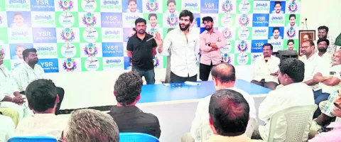 చంద్రబాబు డైవర్షన్‌ రాజకీయాలు దుర్మార్గం